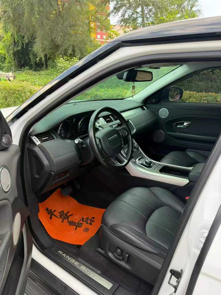 Land Rover Range Rover Evoque 2.0T AWD 5