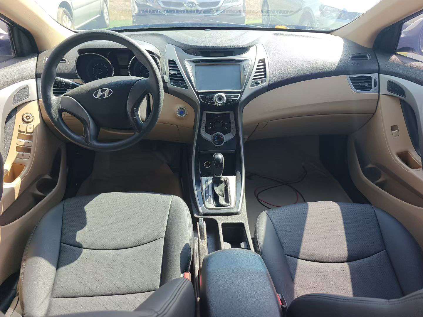 Hyundai Elantra 1.6L High Trim with Sunroof & Push Button Start 5