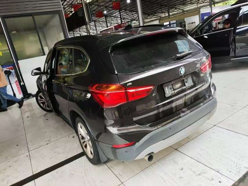 BMW X1 sDrive18Li Luxury Edition 1.5T 3