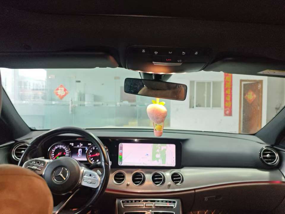 Mercedes-Benz E-Class 5
