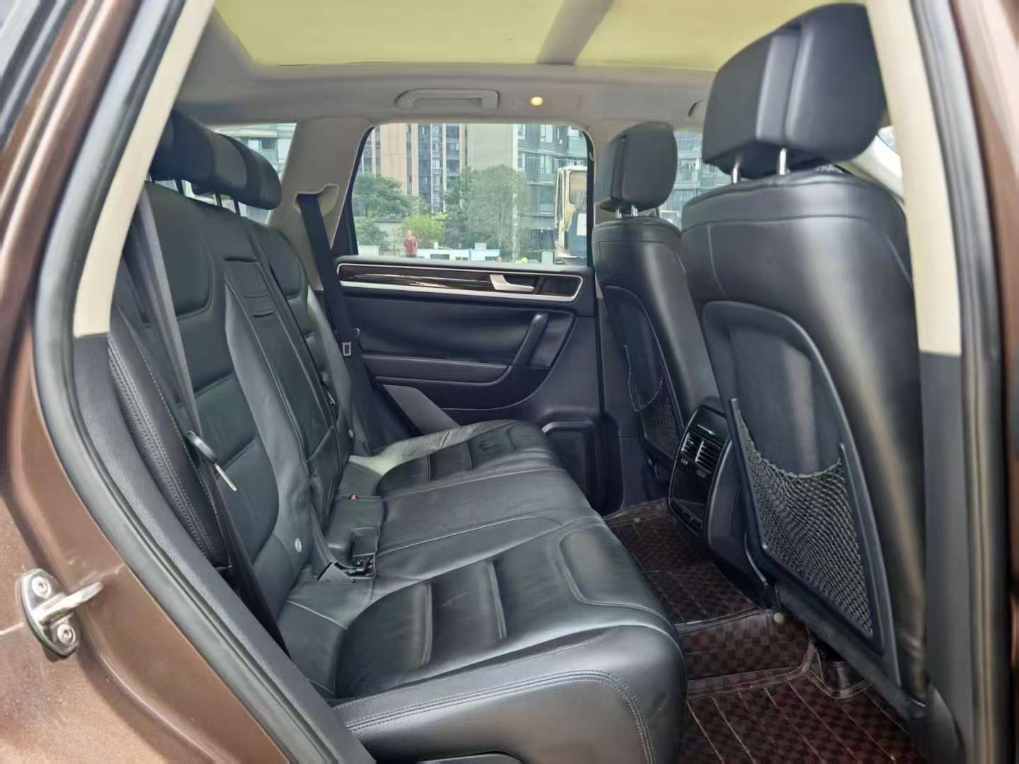 Volkswagen Touareg 3.0T 8