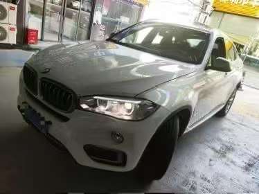 BMW X6 35i Leading