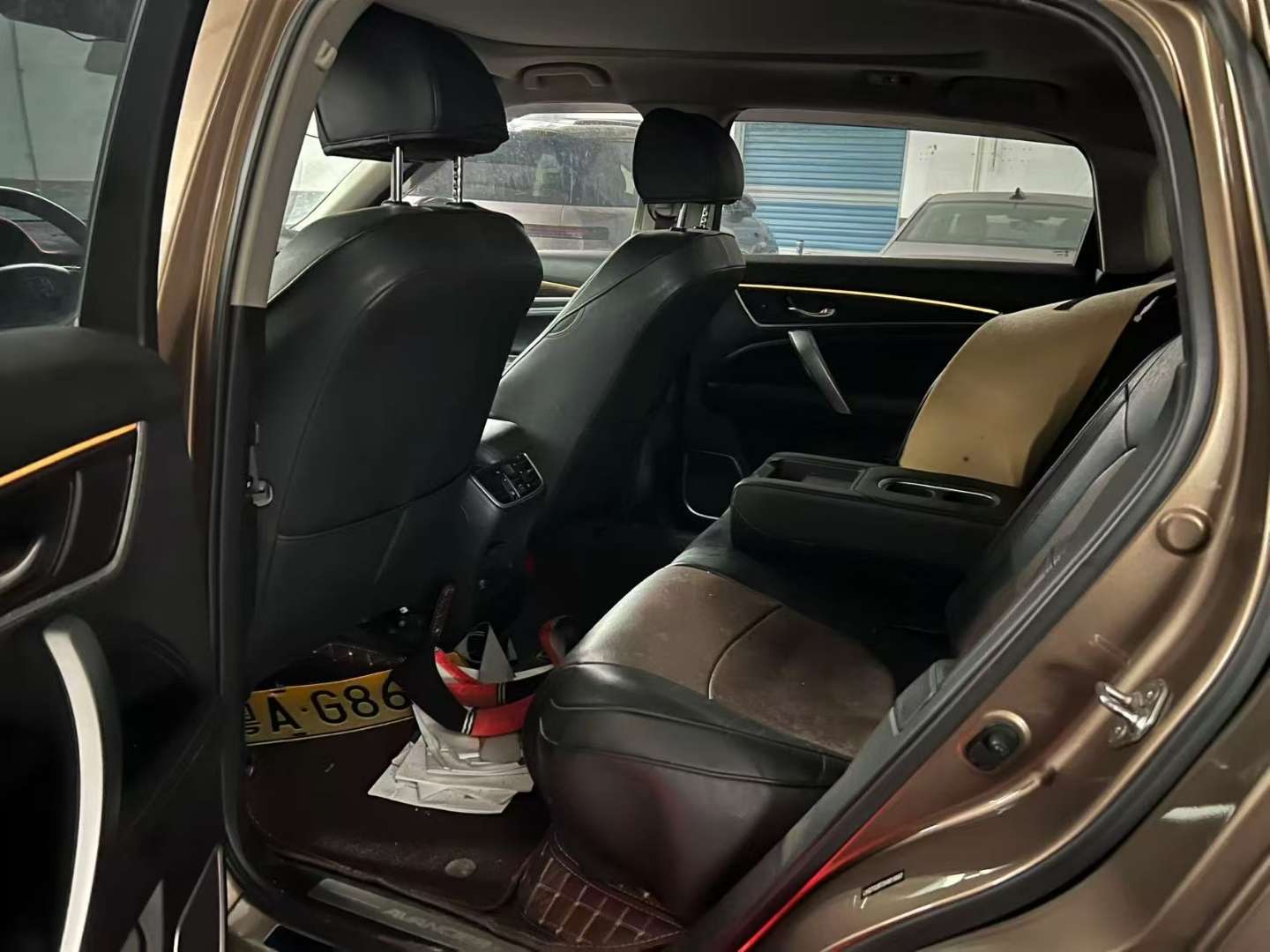 Honda Avancier 2.0T 4WD Premium Edition 5