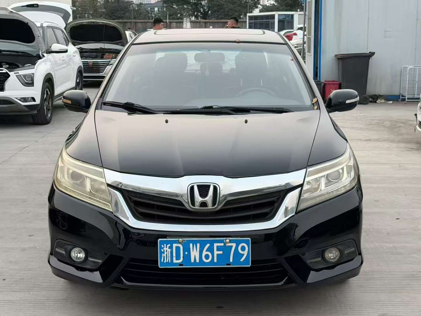Honda Lingpai 2015 1.8T Luxury Edition 2