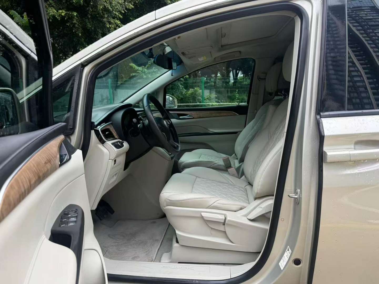 Buick GL8 2.0T ES28T Comfort 6