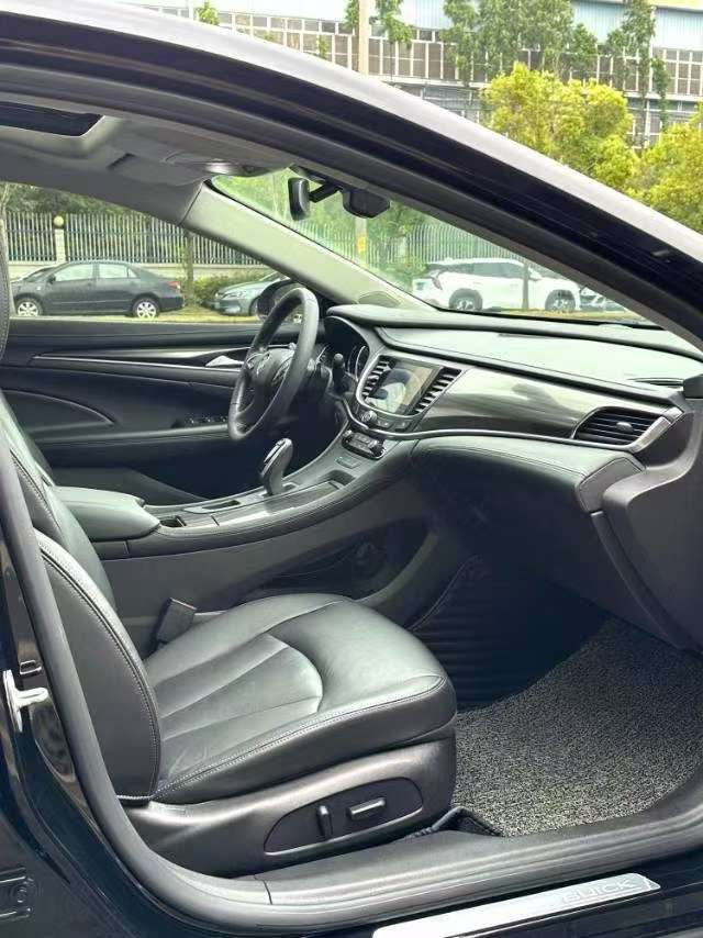Buick LaCrosse 2.0T 652 Luxury 8