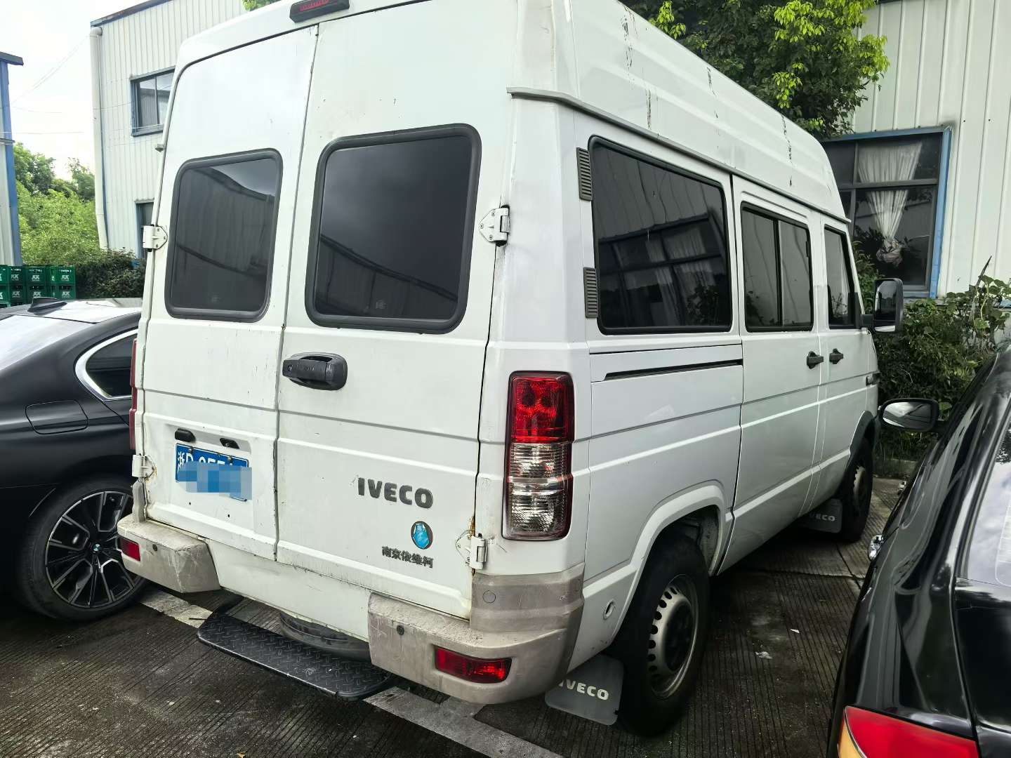 Iveco Daily 2.5T Diesel Short Wheelbase Medium Roof 8