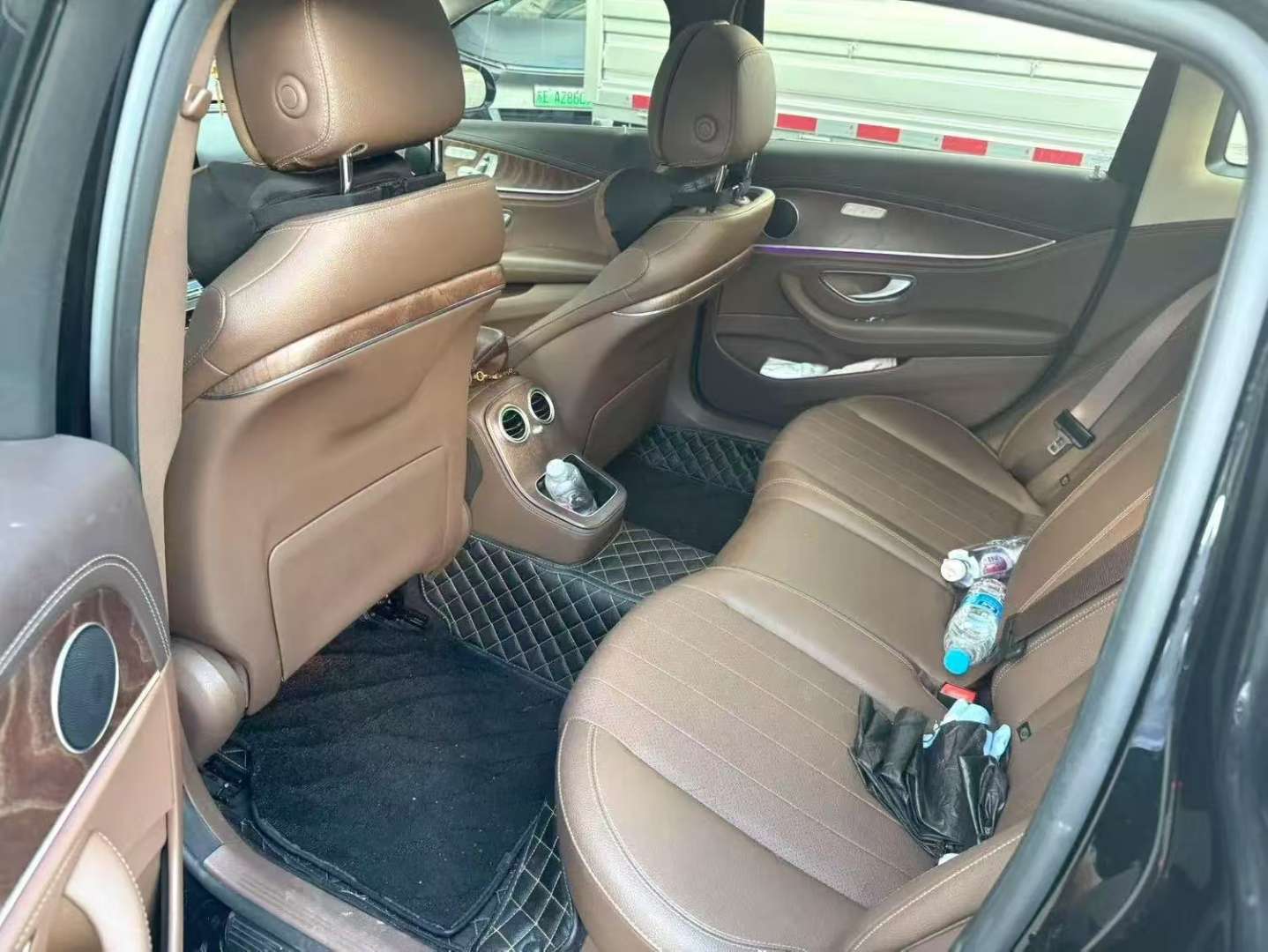 Mercedes-Benz E-Class 2023 E300L Fashion Edition 8