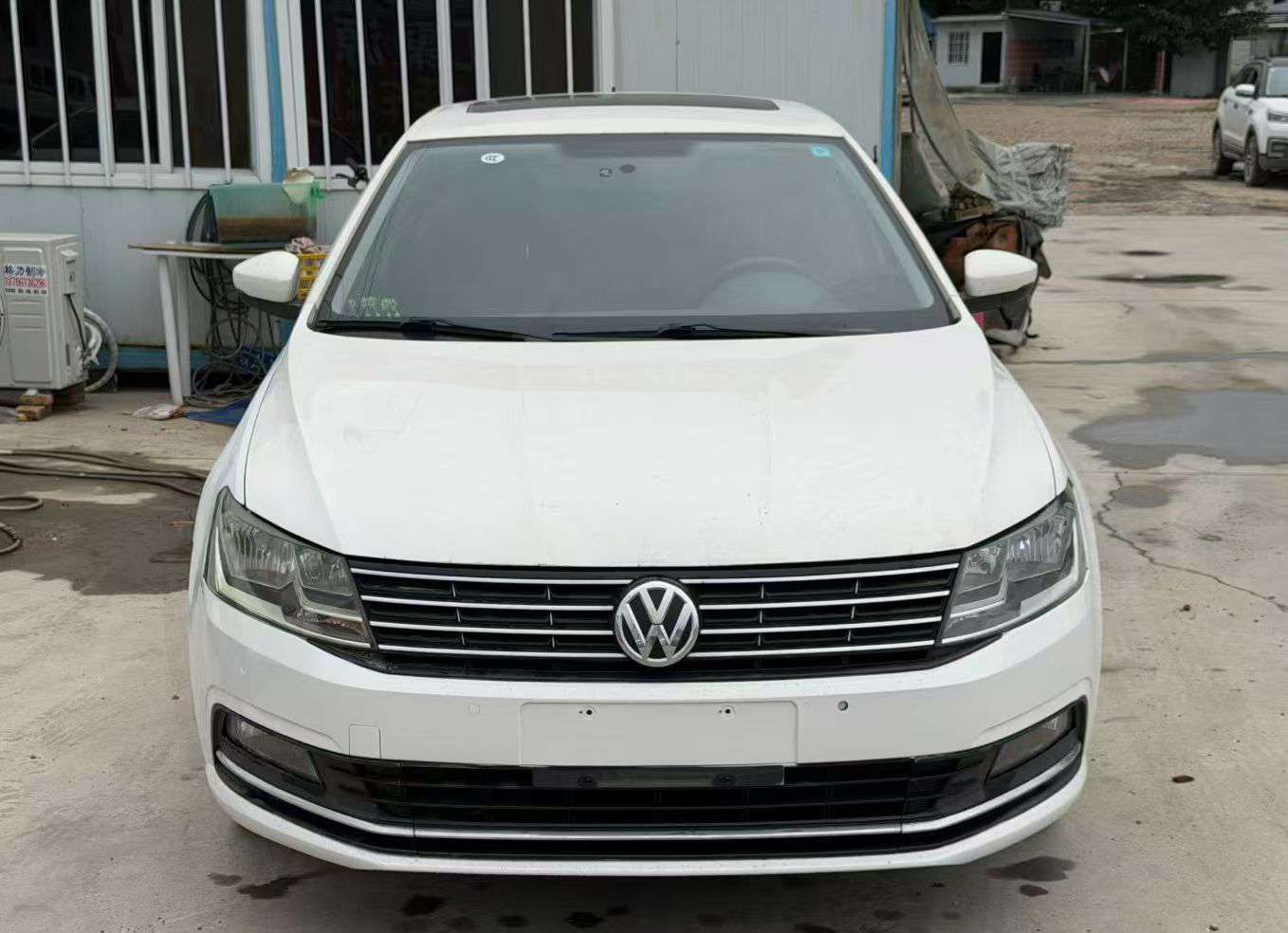 Volkswagen Lavida 1.6L Automatic Sunroof