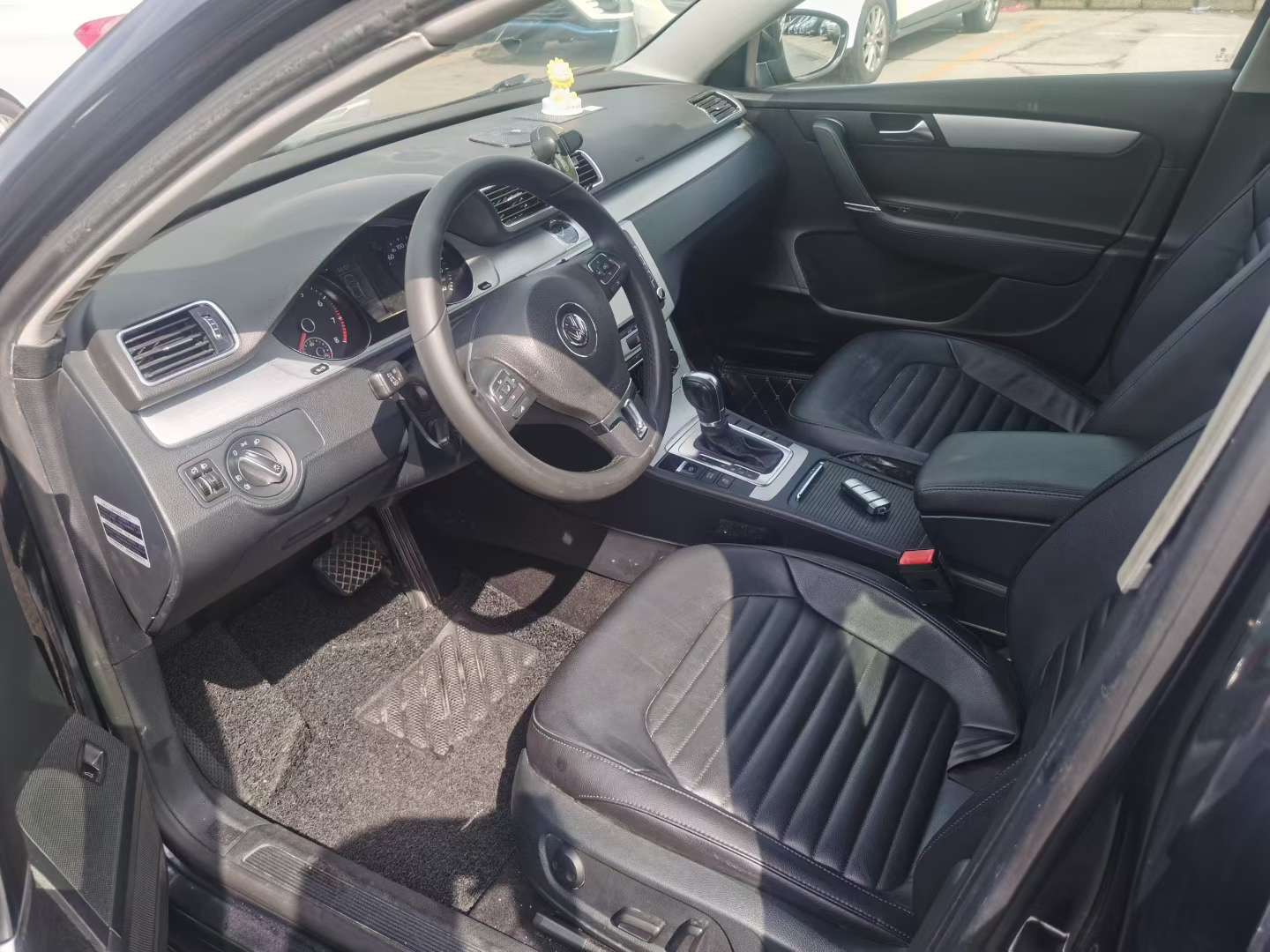 Volkswagen Magotan 1.8T Automatic Sunroof Edition 2