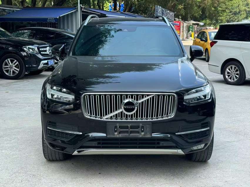 Volvo XC90 2.0T Zhiyi 7-Seater 2