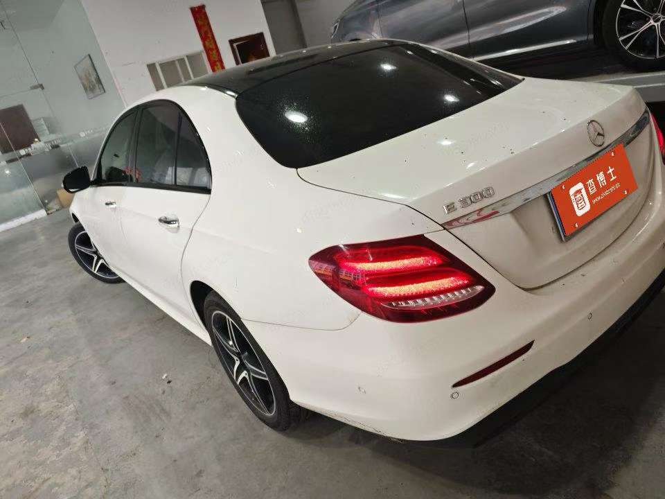 Mercedes-Benz E-Class 7