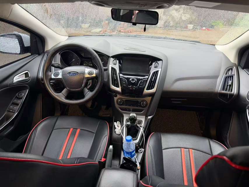 Ford Focus 8