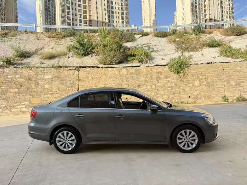 Volkswagen Sagitar Automatic 1.6 5