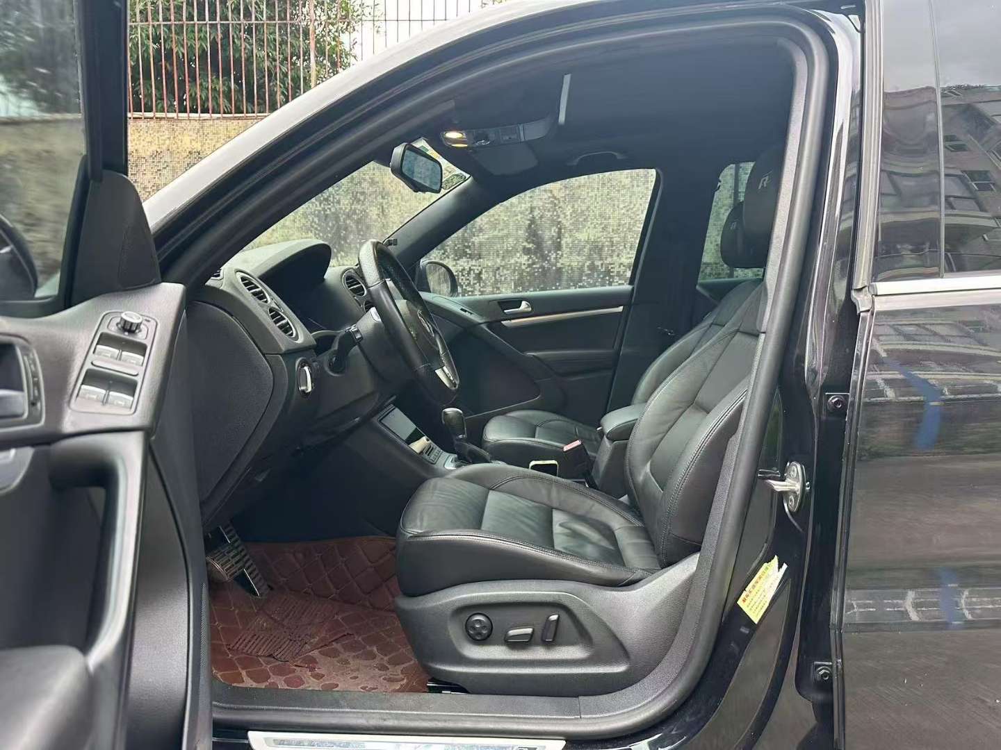 Volkswagen Tiguan 2.0TSI Exclusive Edition 6