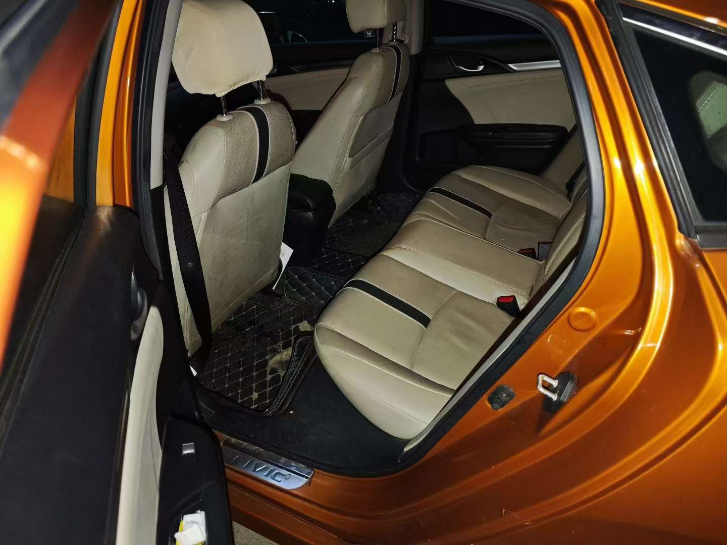 Honda Civic 1.5T Premium Edition 8