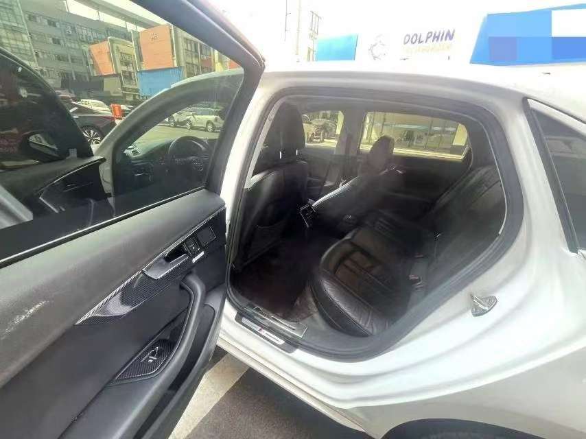 Audi A4L 5