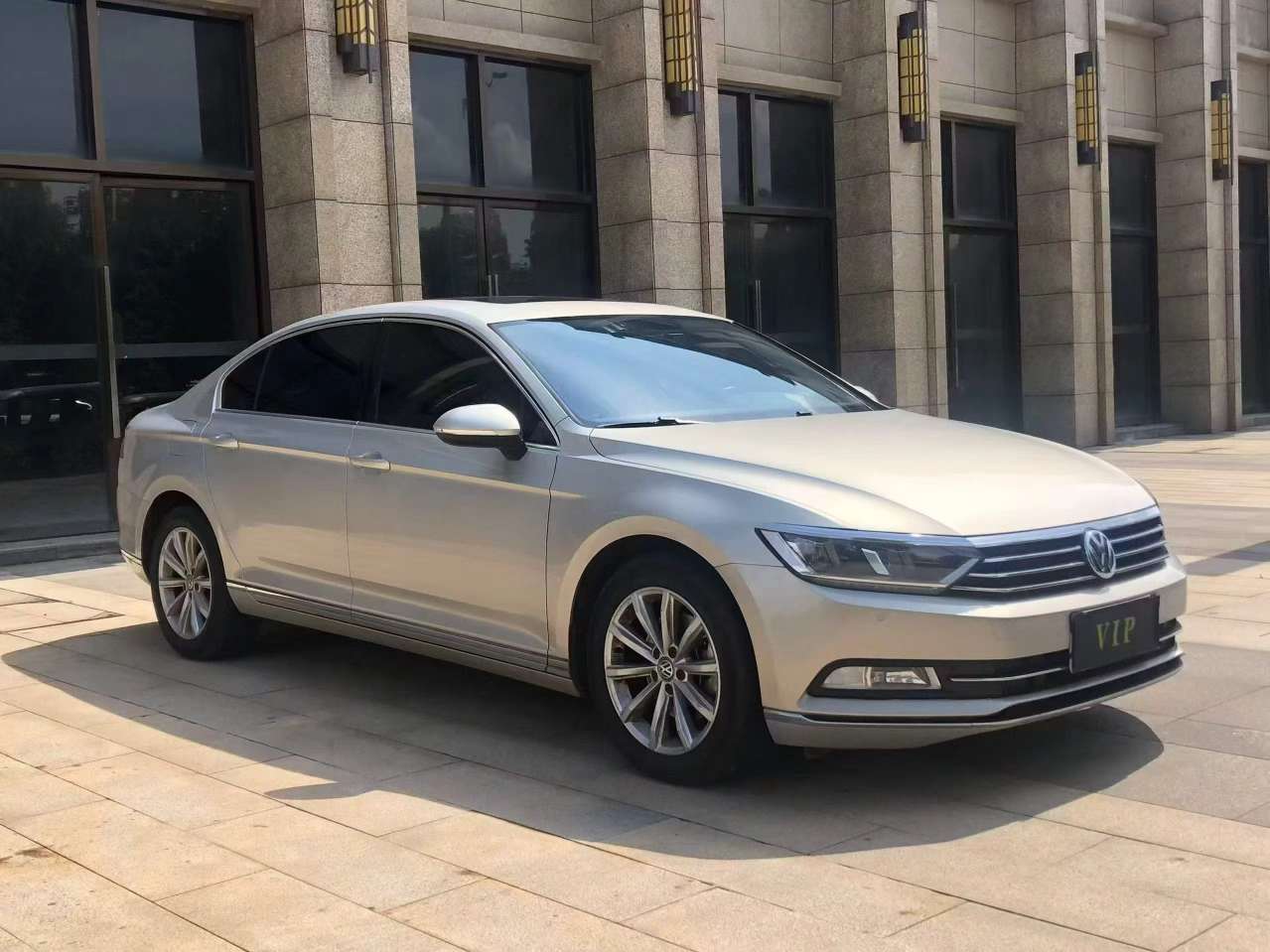 Volkswagen Magotan 2.0T 330 Leading Edition