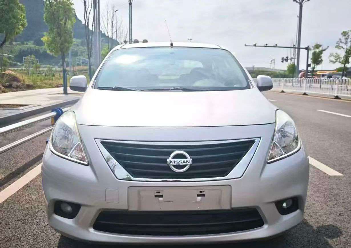 Nissan Sunny 2013