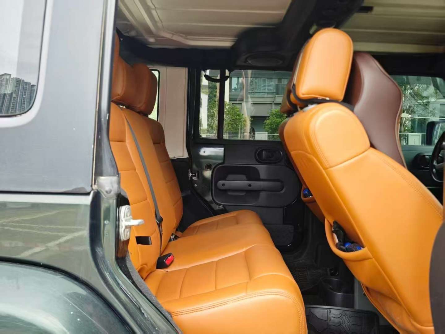 Jeep Wrangler 2010 Wrangler Sahara 8