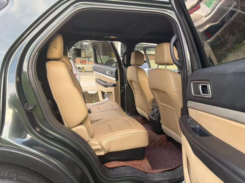 Ford Explorer 2.3T AWD Trend Edition 7