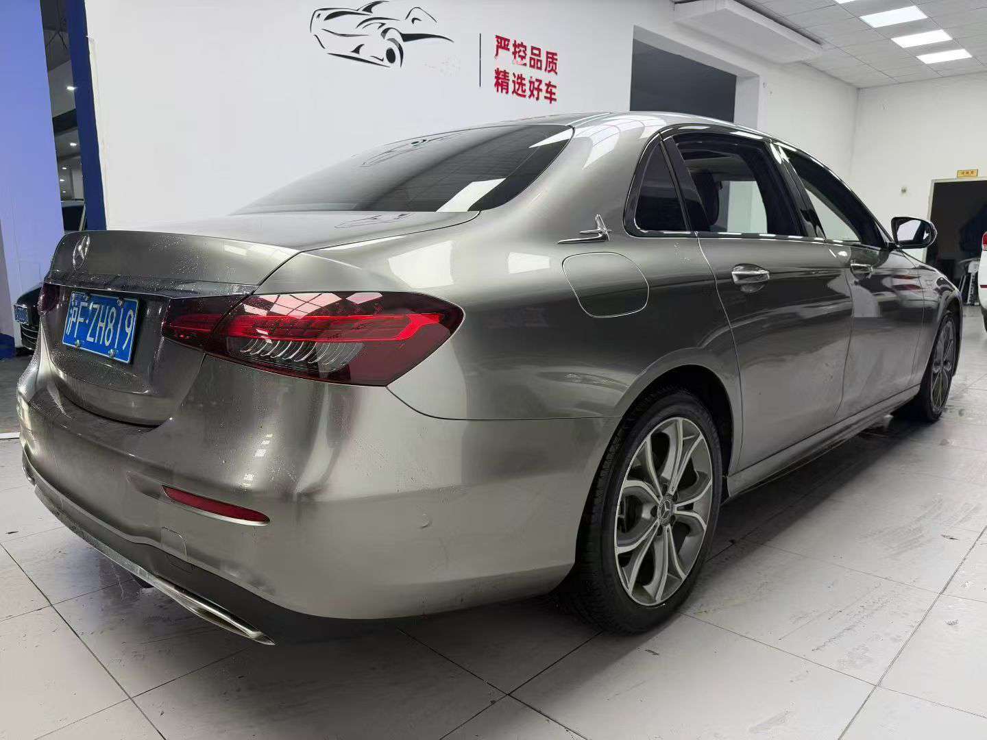 Mercedes-Benz E-Class 2022 E300 Luxury 3