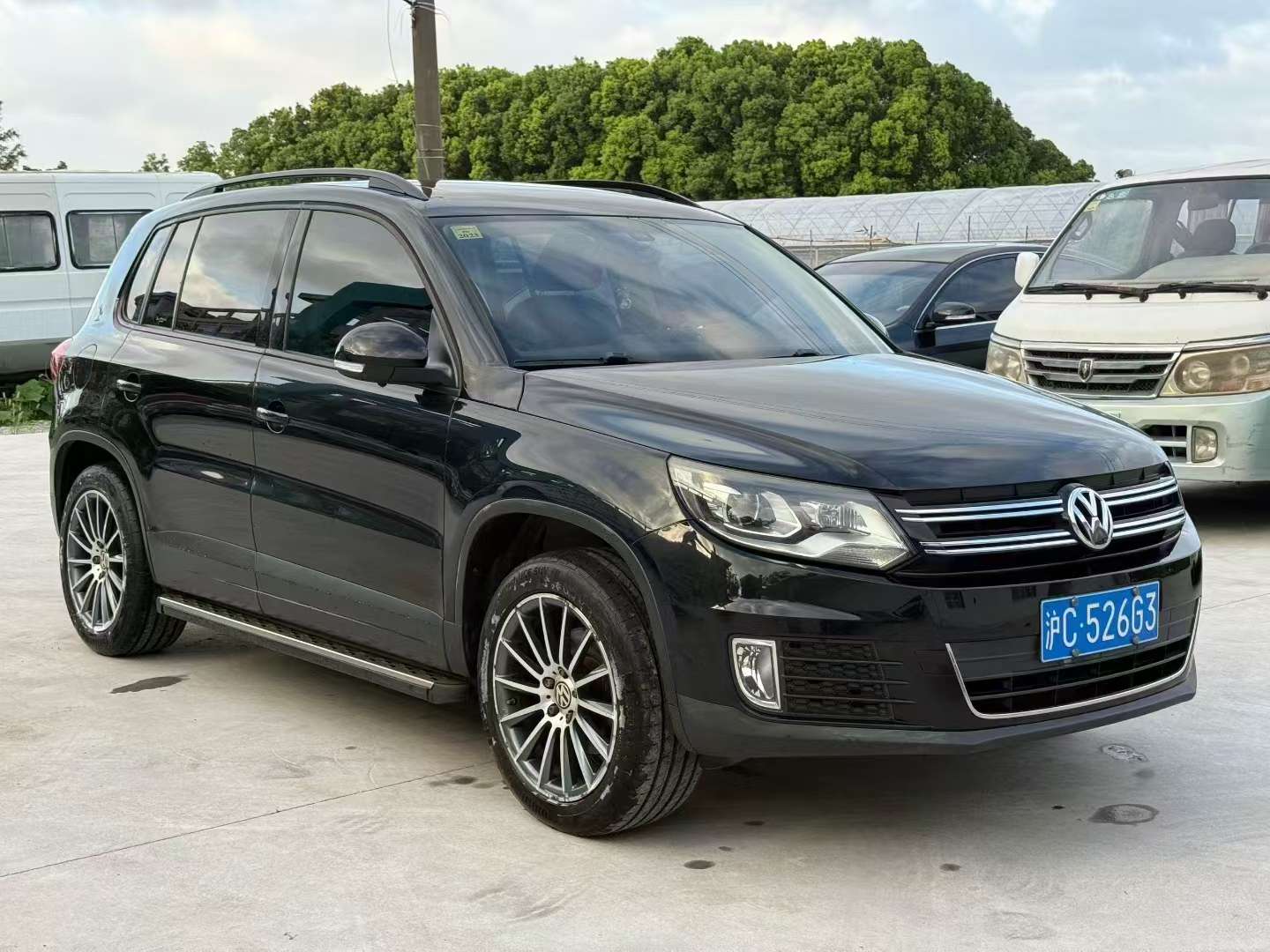 Volkswagen Tiguan 1.8T Automatic Sunroof 3