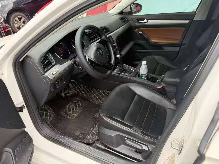 Volkswagen Lamando 1.4T 230 Sunroof Edition 4