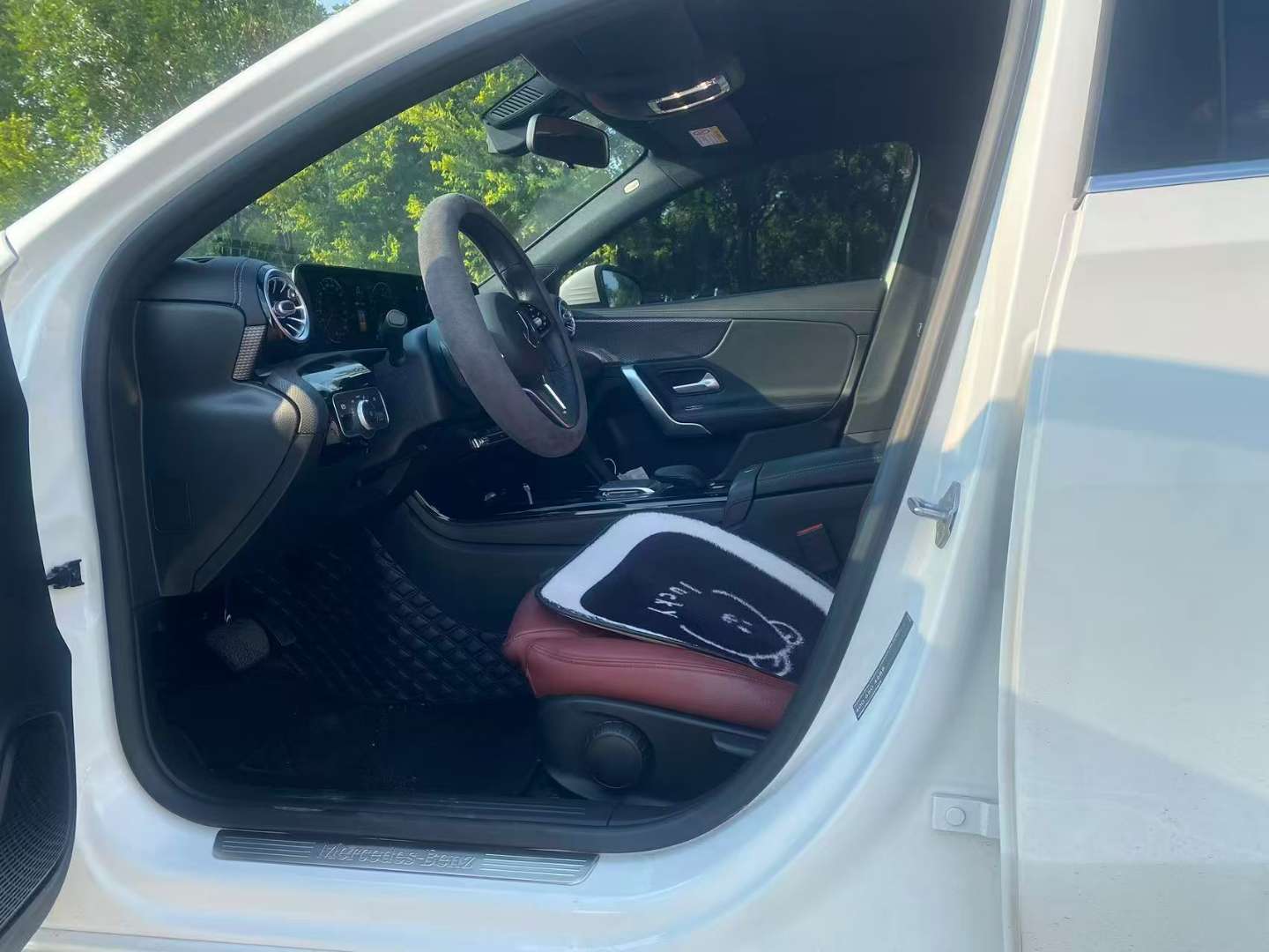 Mercedes-Benz A-Class A200L Dynamic Edition 2