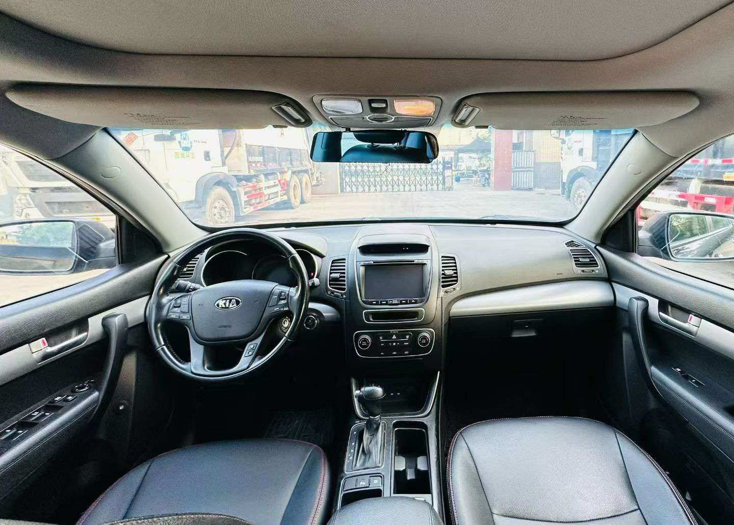 Hyundai Santa Fe 2.4L 4WD 7-Seater 4