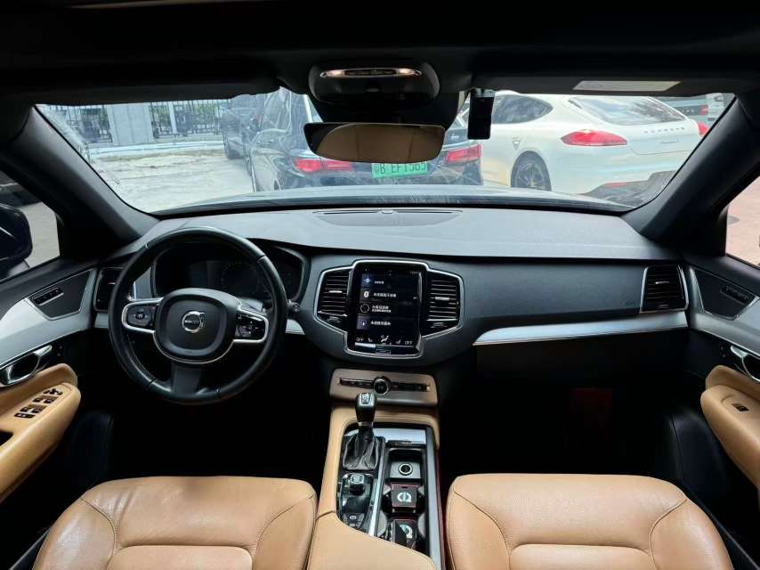 Volvo XC90 2.0T Zhiyi 7-Seater 5