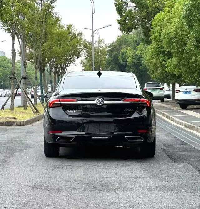 Buick LaCrosse 2.0T 652 Luxury 5