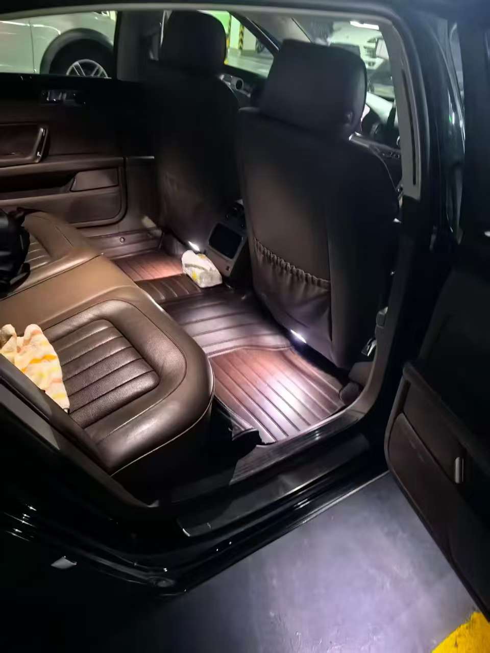 Volkswagen Phaeton 3.0L Executive 5