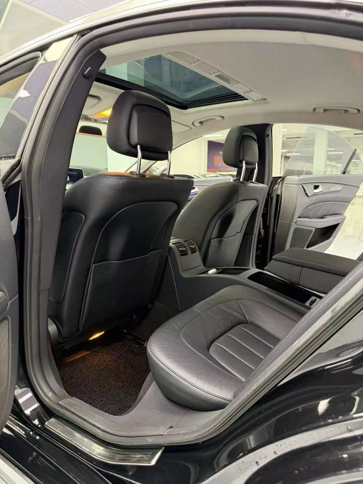 Mercedes-Benz CLS 9
