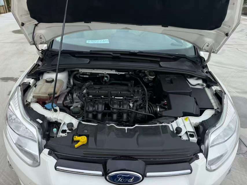 Ford Focus 2014 1.6L Automatic High Trim 9