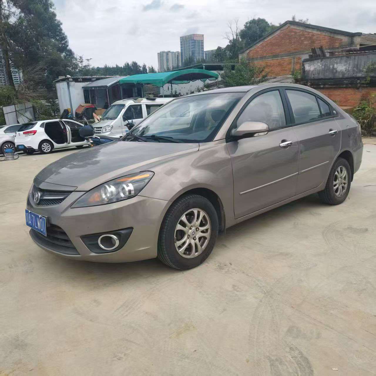 Changan YueXiang 2