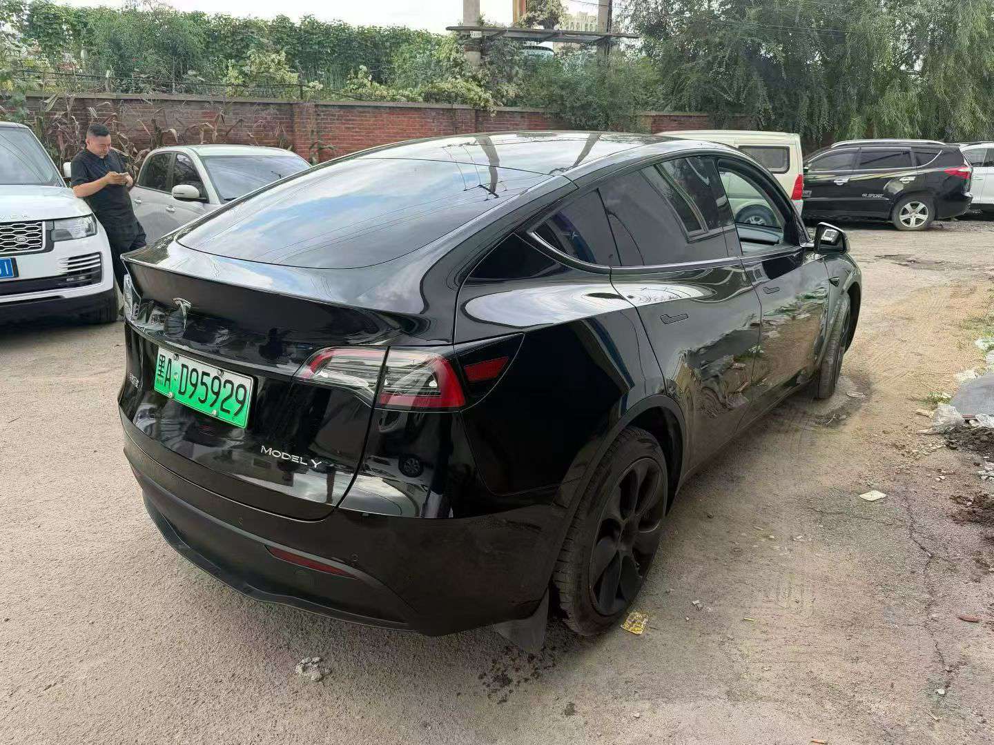 Tesla Model Y Standard Range Rear-Wheel Drive 6