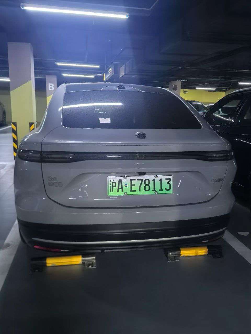 NIO ES6 9