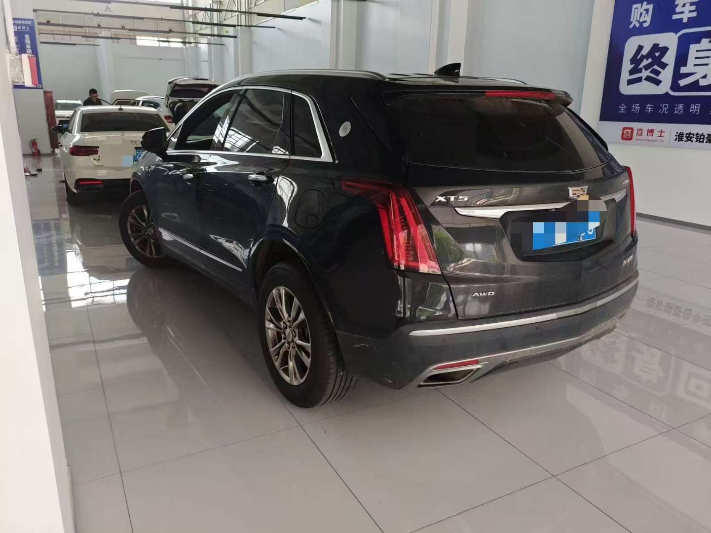 Cadillac XT5 2.0T 28T AWD Luxury 3