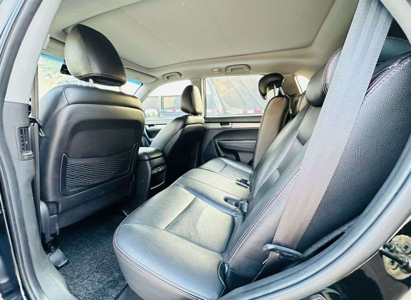 Hyundai Santa Fe 2.4L 4WD 7-Seater 5