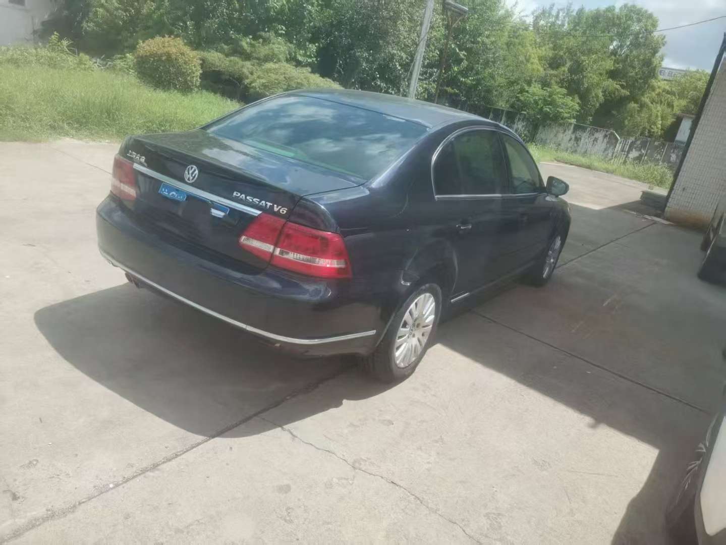 Volkswagen Passat 2010 2.8L Supreme Edition 3
