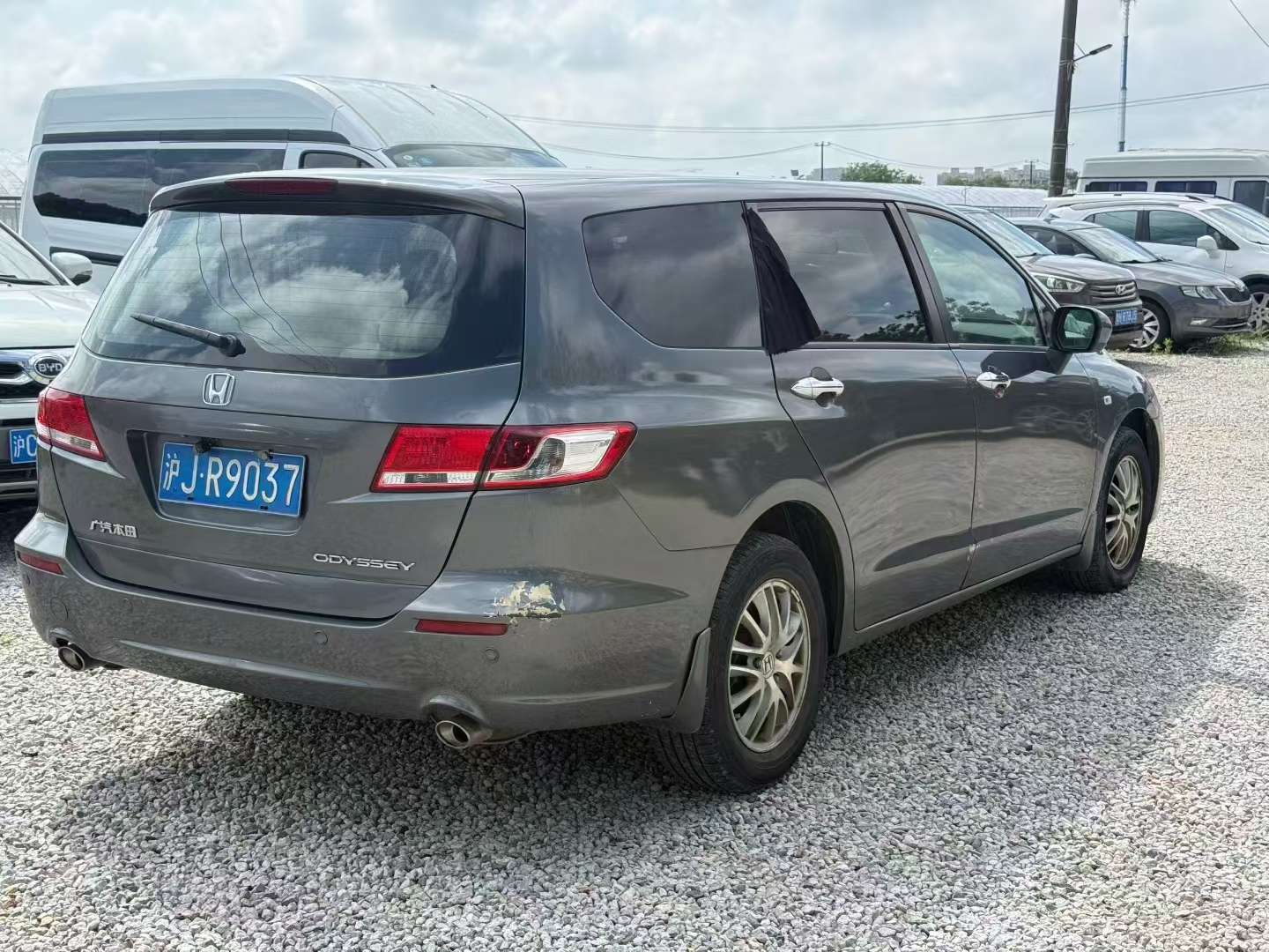 Honda Odyssey 2.4L Automatic Without Sunroof 4