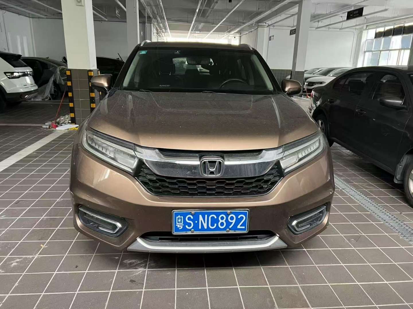 Honda Avancier 2.0T 4WD Premium Edition
