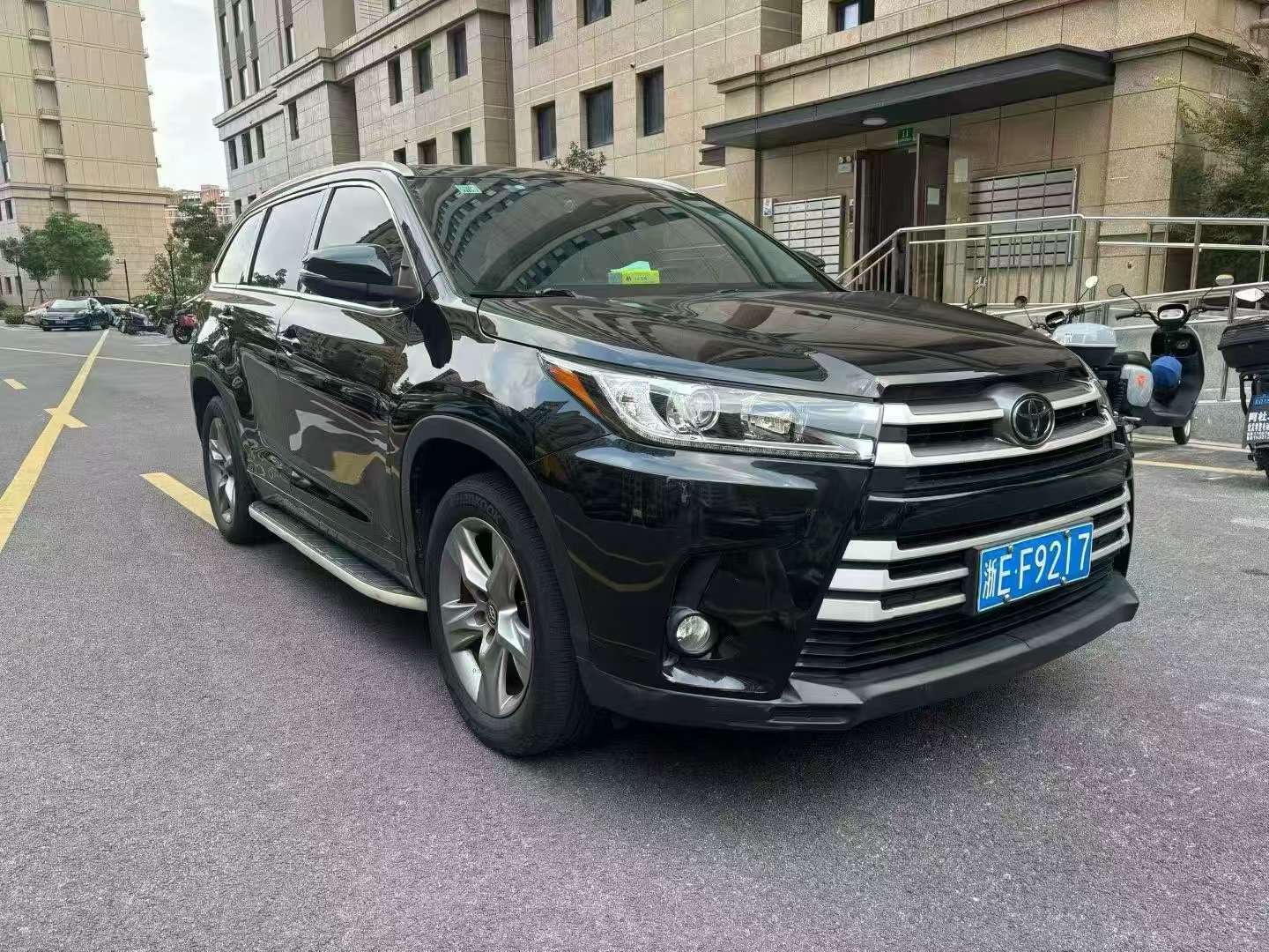 Toyota Highlander 2.0T AWD Luxury 7-Seater 3