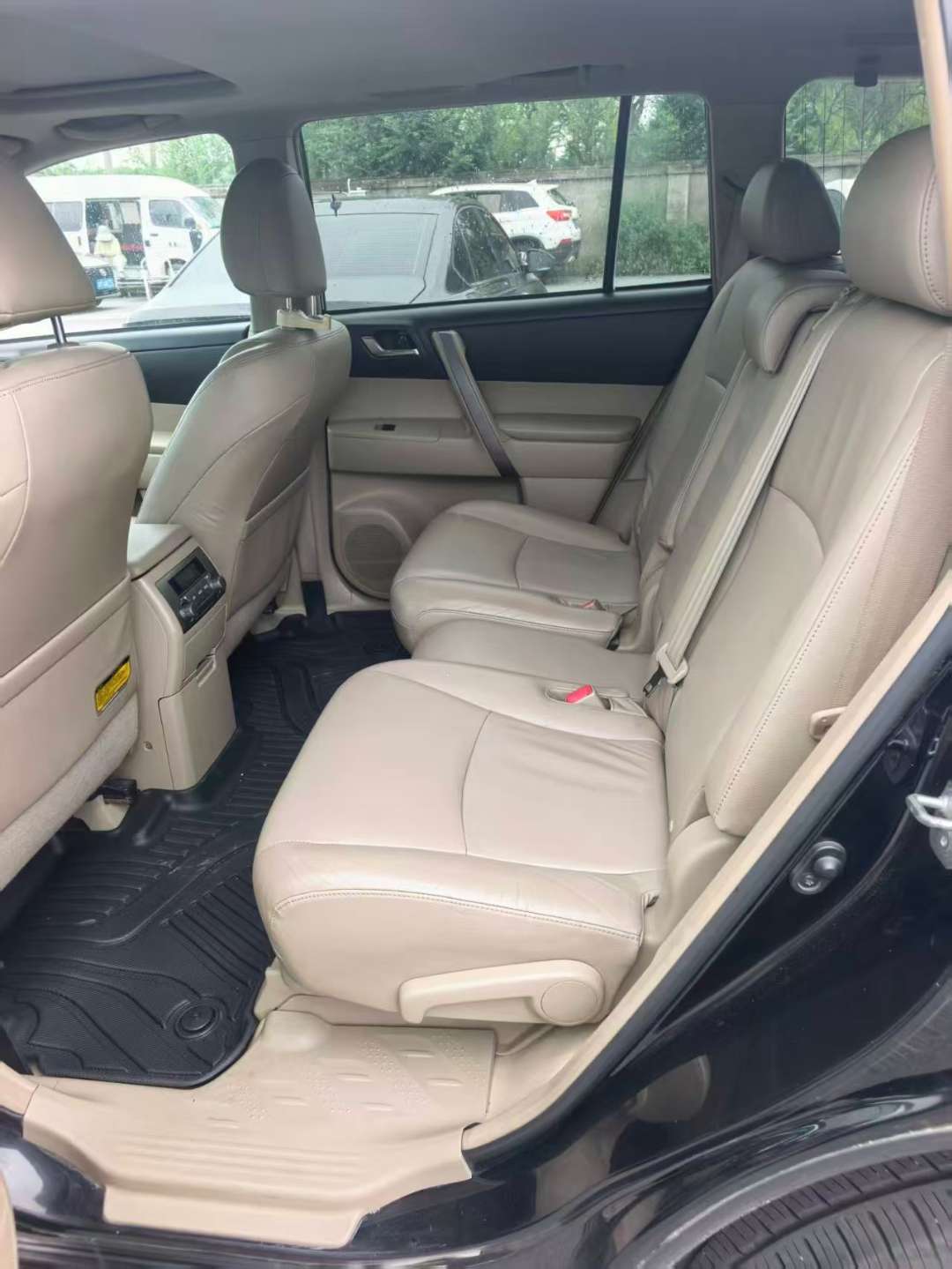 Toyota Highlander 4