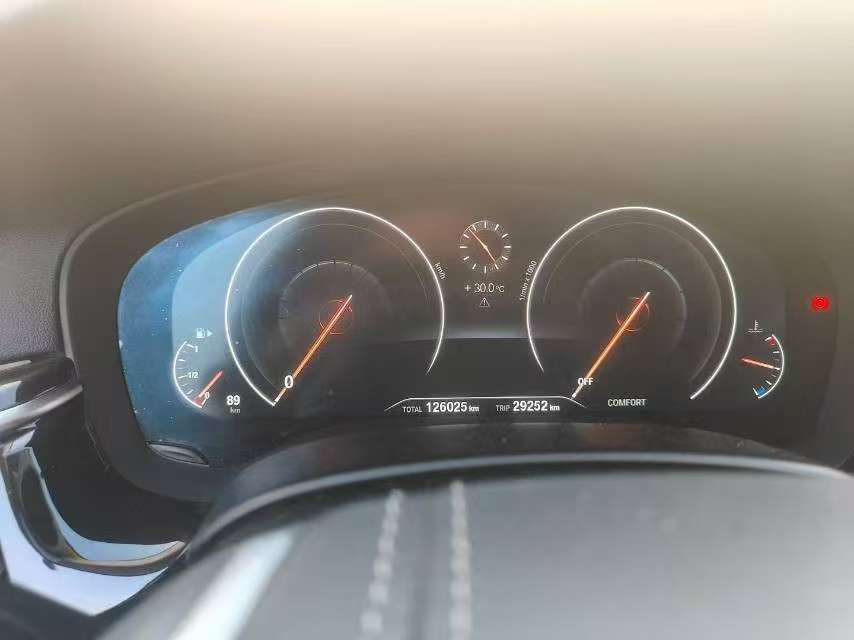 BMW 5 Series 525Li Luxury Package 8
