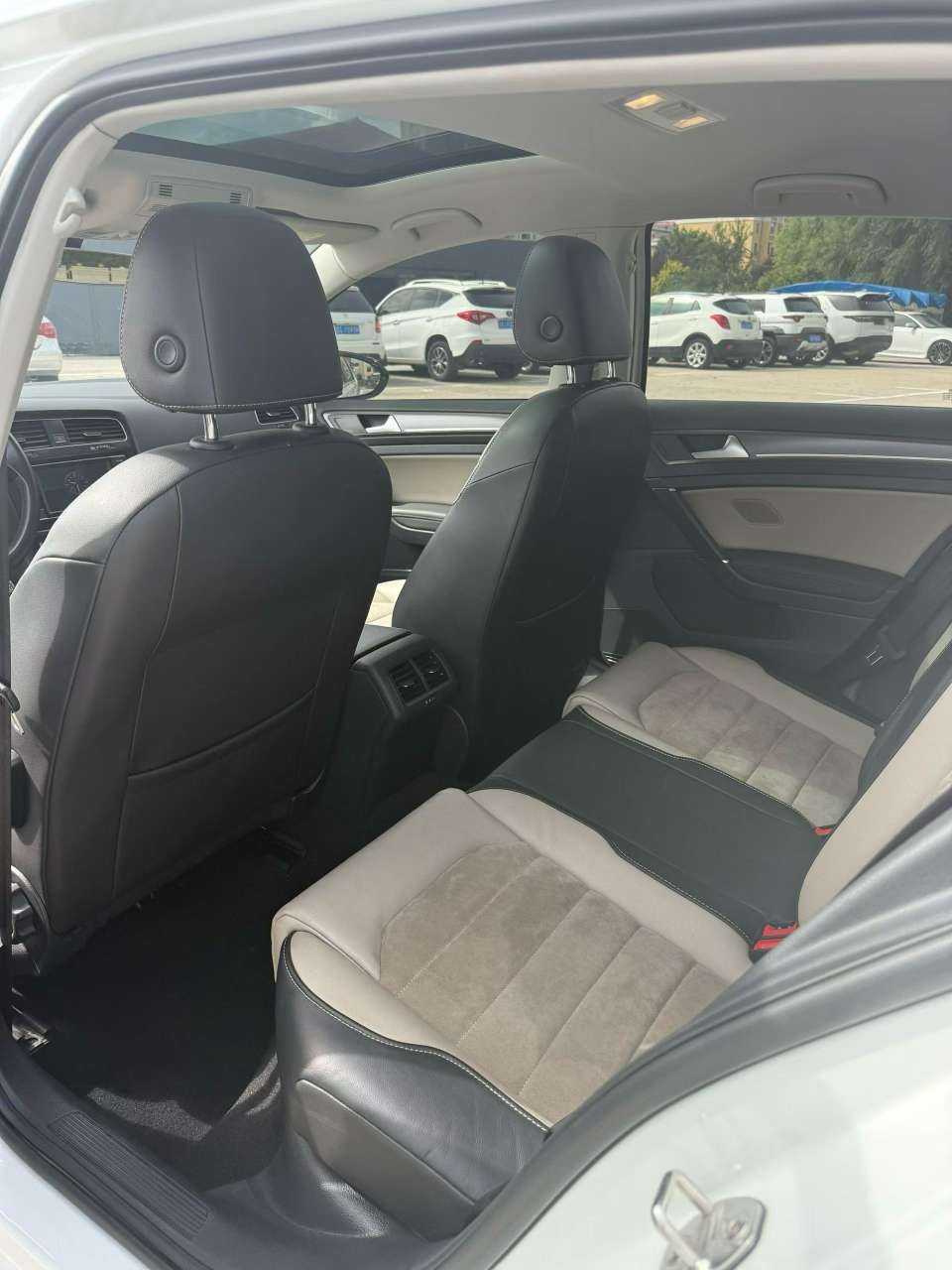 Volkswagen Golf 1.4T High Spec 7