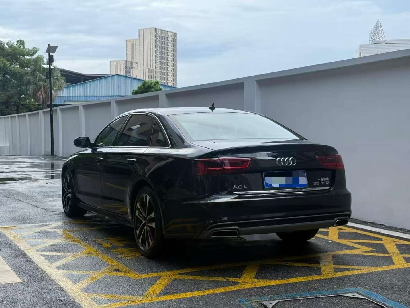 Audi A6L 30th Anniversary Edition 35 Sport 2.0T 4
