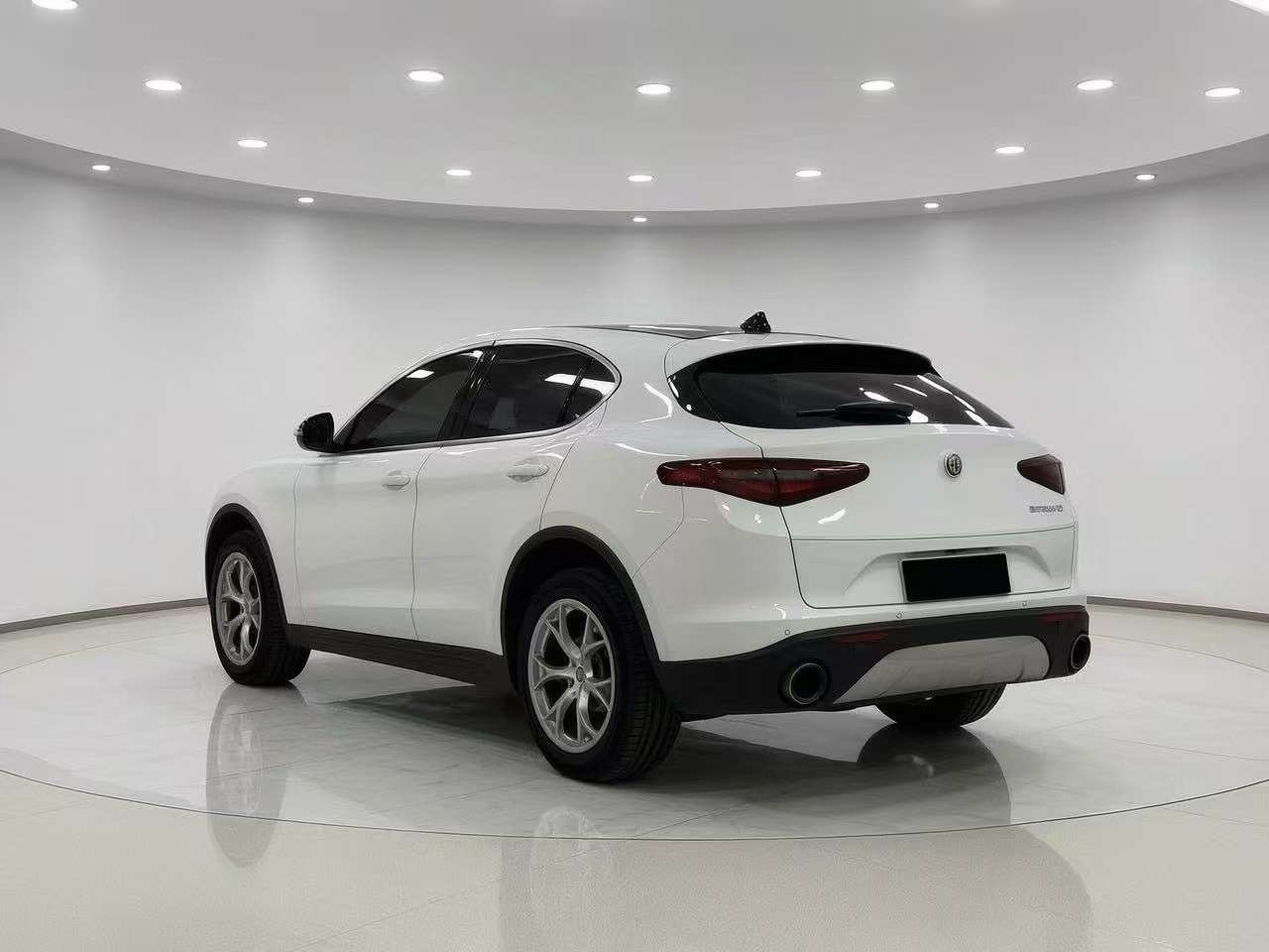 Alfa Romeo Stelvio 2017 Elite 2.0T 3