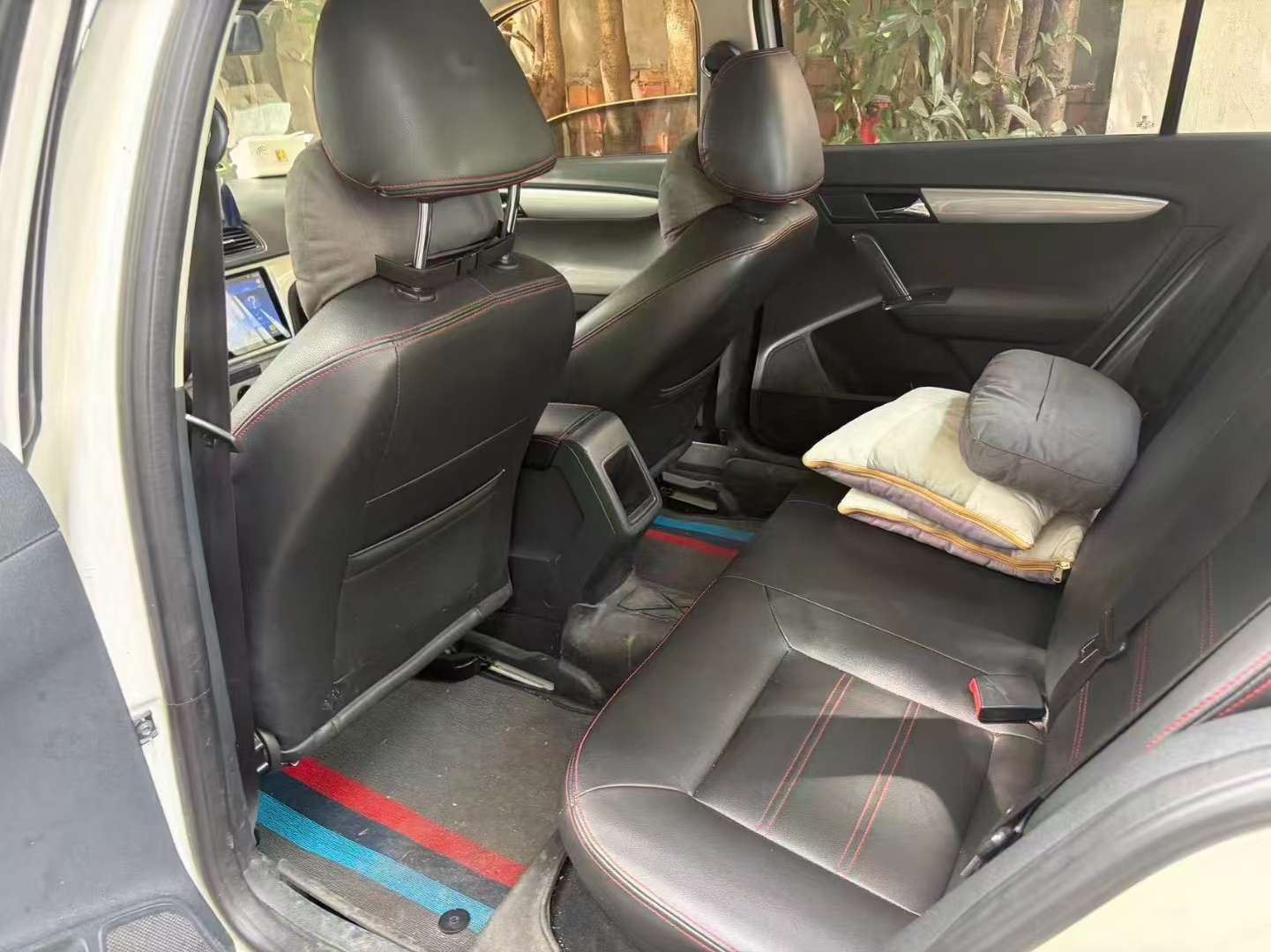 Volkswagen Lavida 1.6L Automatic 6
